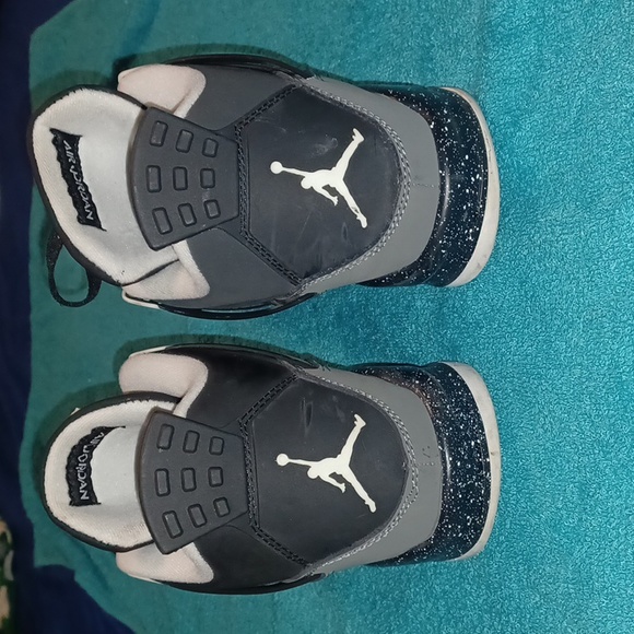 Jordans - Picture 3 of 4